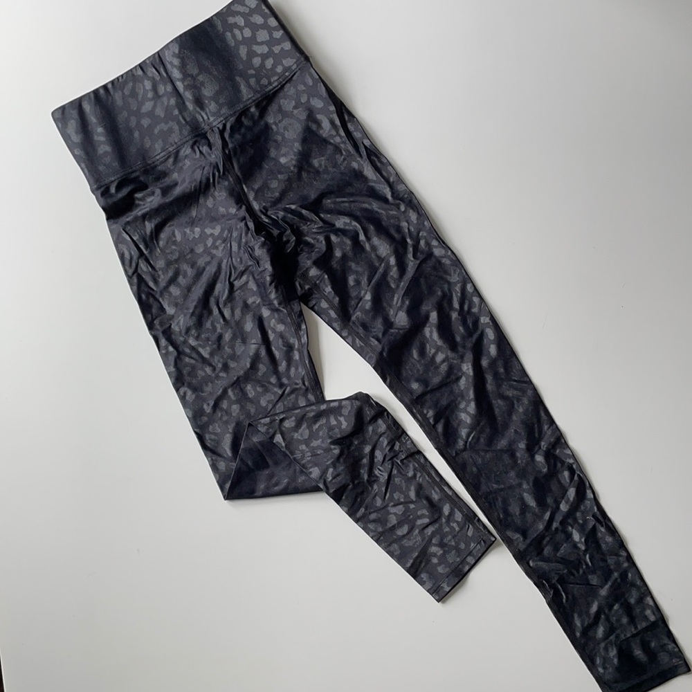 Carbon38 leopard takara leggings